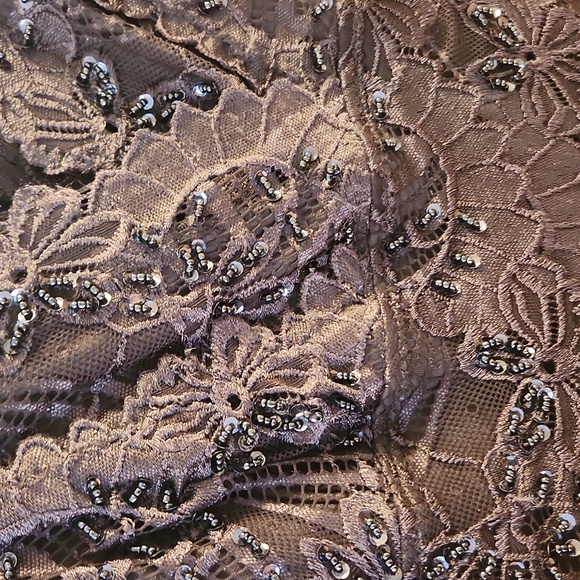 Le Chateau beautiful beaded dress - Picture 2 of 4